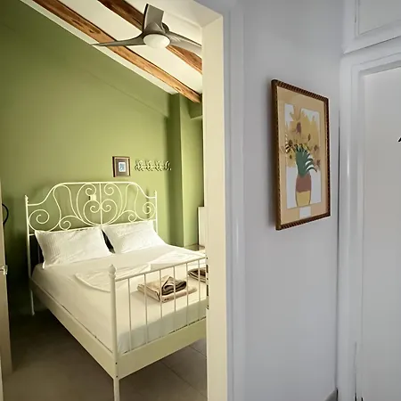 Mikael Pool 빌라 팔리오우리