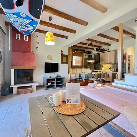 Mikael Pool Палиури