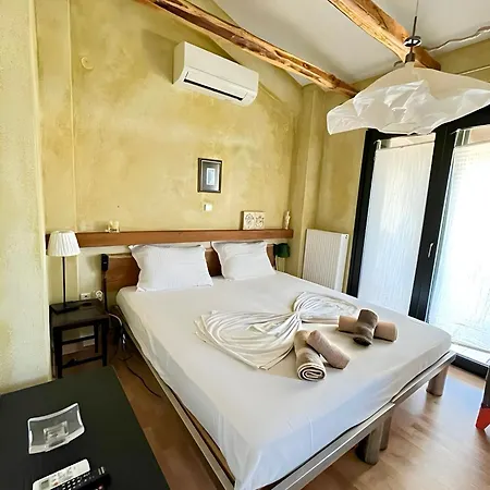 Mikael Pool * 팔리오우리