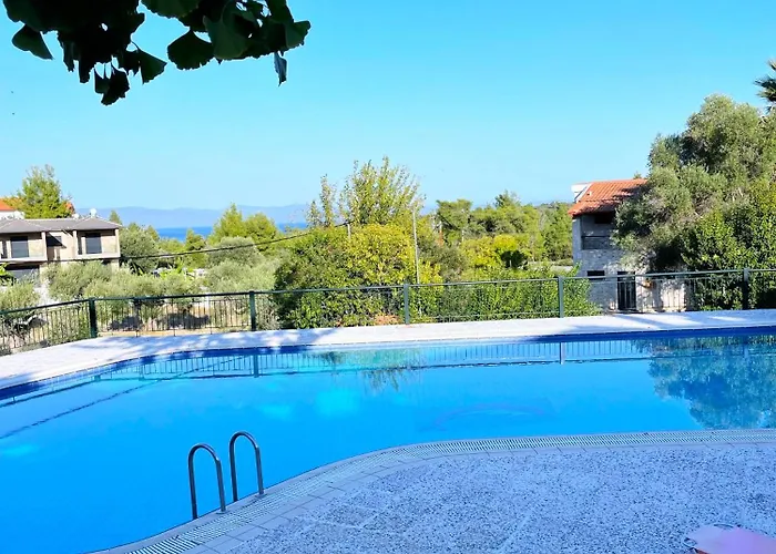 Mikael Pool Villa *